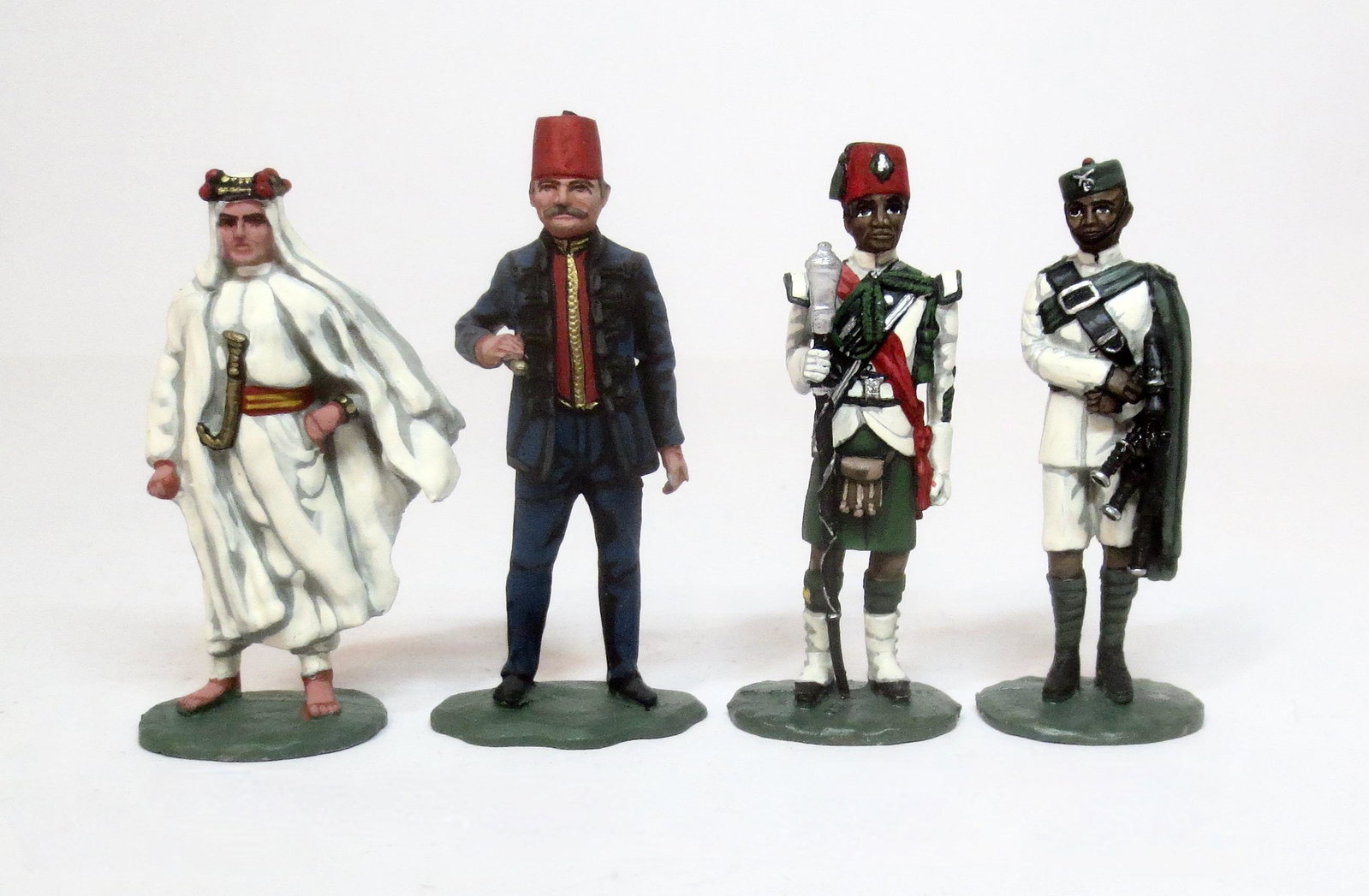 Lawrence of Arabia, Gordon & British Colonials: Valiant & similar makers. 4 pieces. Excellent condition. Unboxed.