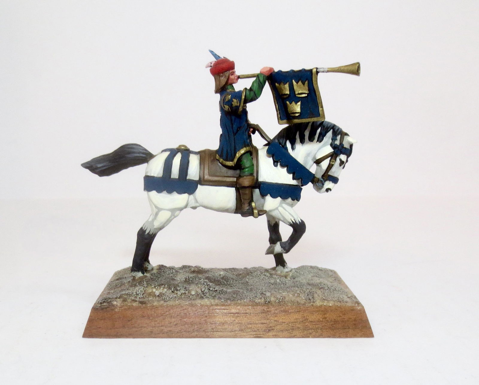 Medieval Tournament Page Sounding Horn (1 of 1)