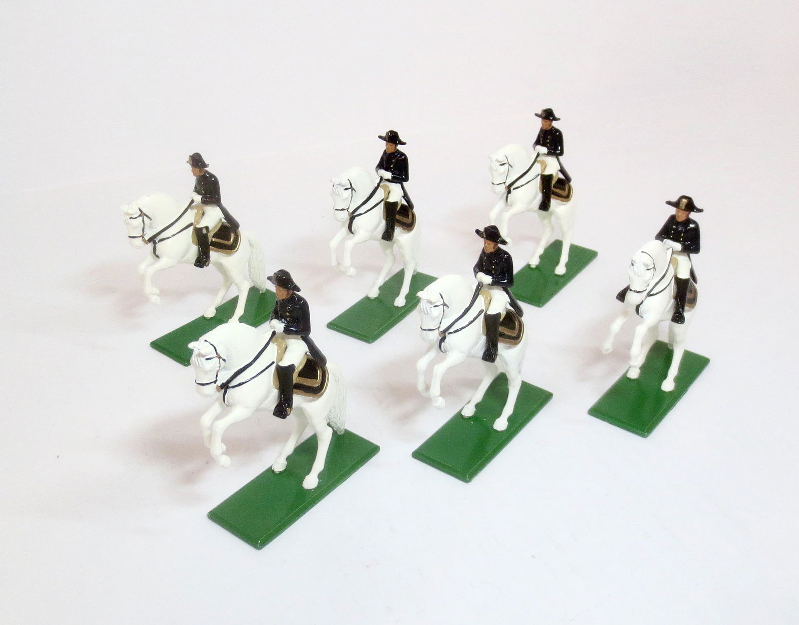 Britains The Spanish Riding School: Post war issue. 6 pieces. Near mint condition. Unboxed.