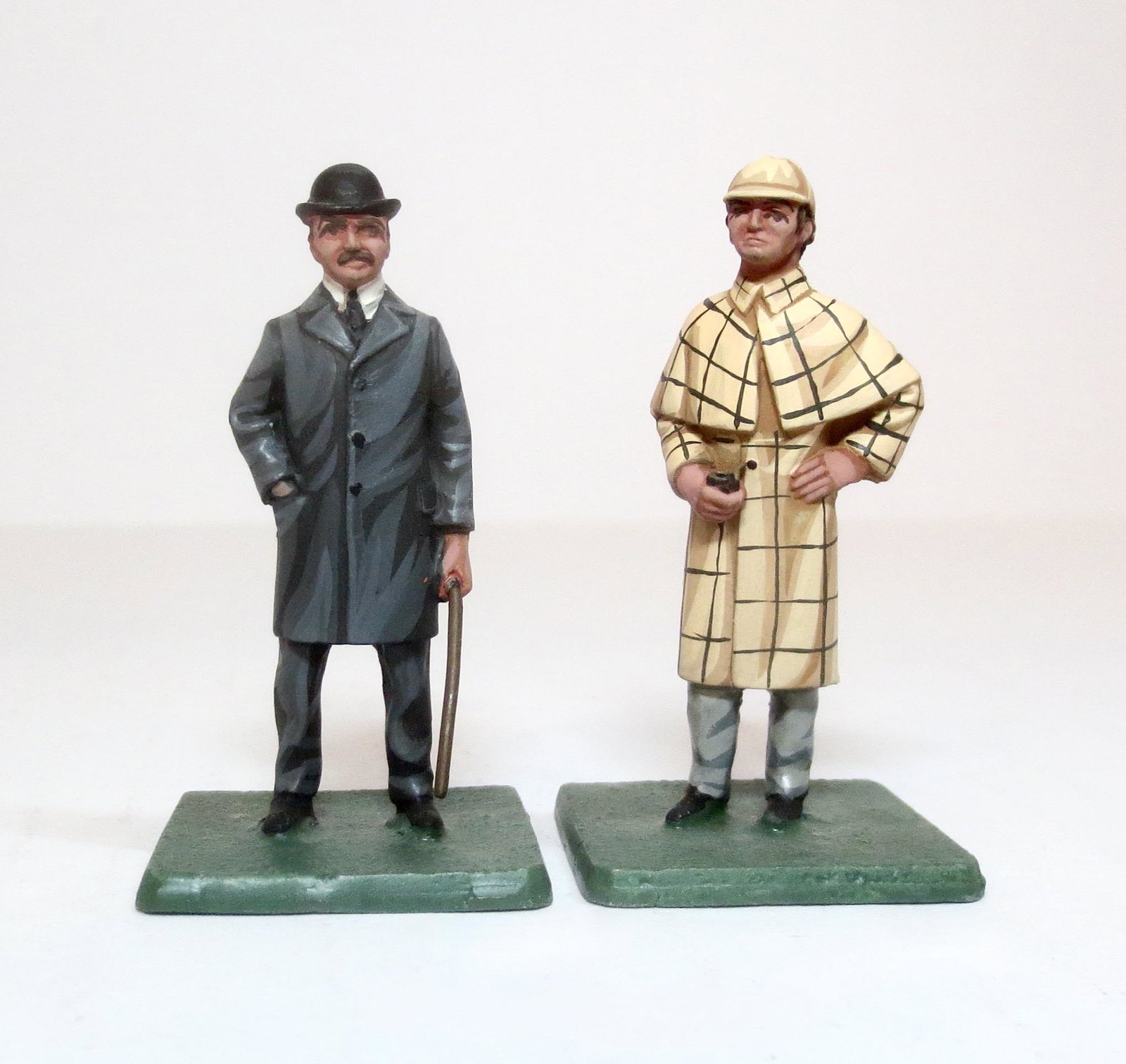 Sherlock Holmes & Doctor Watson: "The Game's Afoot!" 2 pieces. Near mint condition. Unboxed.