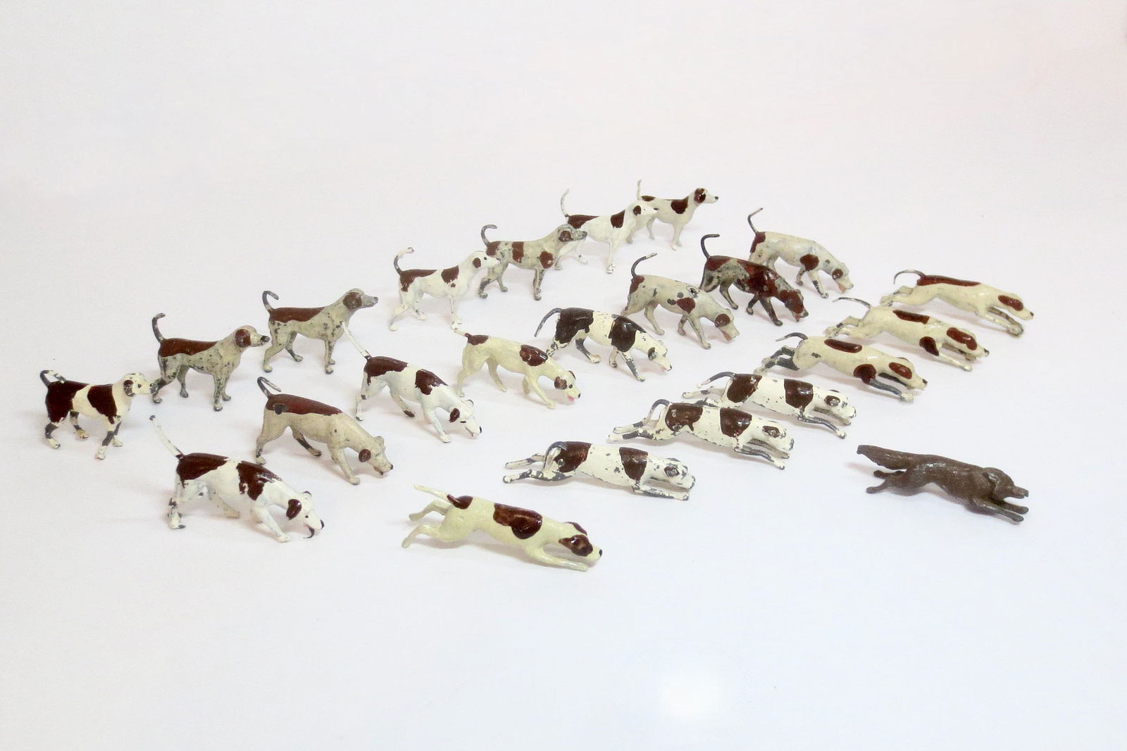 Britains Hunt Dogs And Fox (1 of 1)