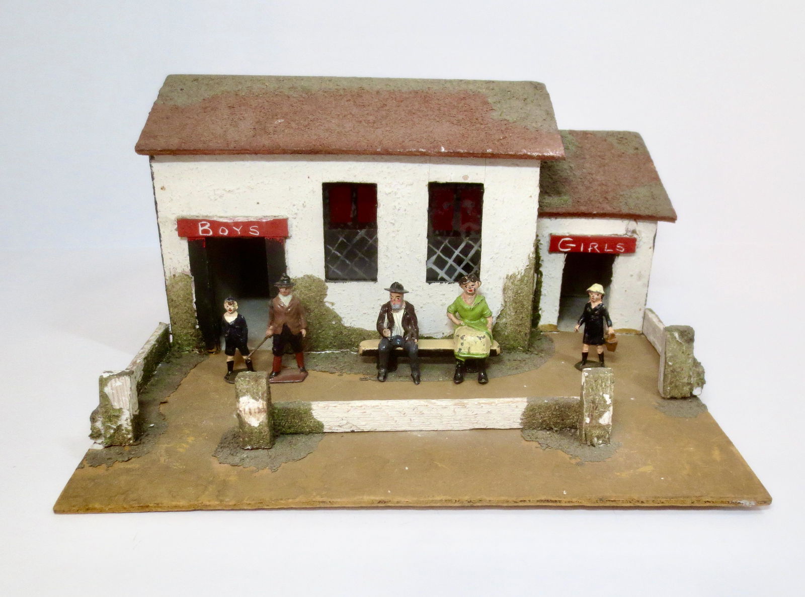 Britains & Johillco Figures & Country Building (1 of 1)