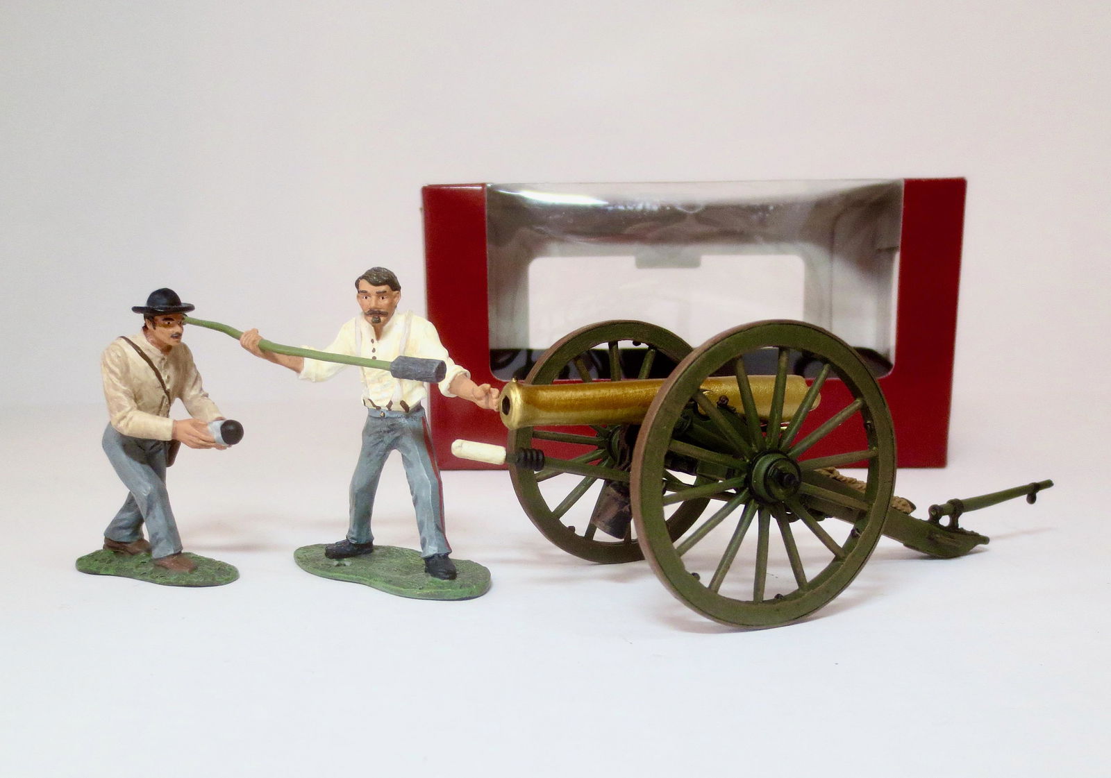 Britains #31066 12 Pound Cannon & Crew (1 of 1)