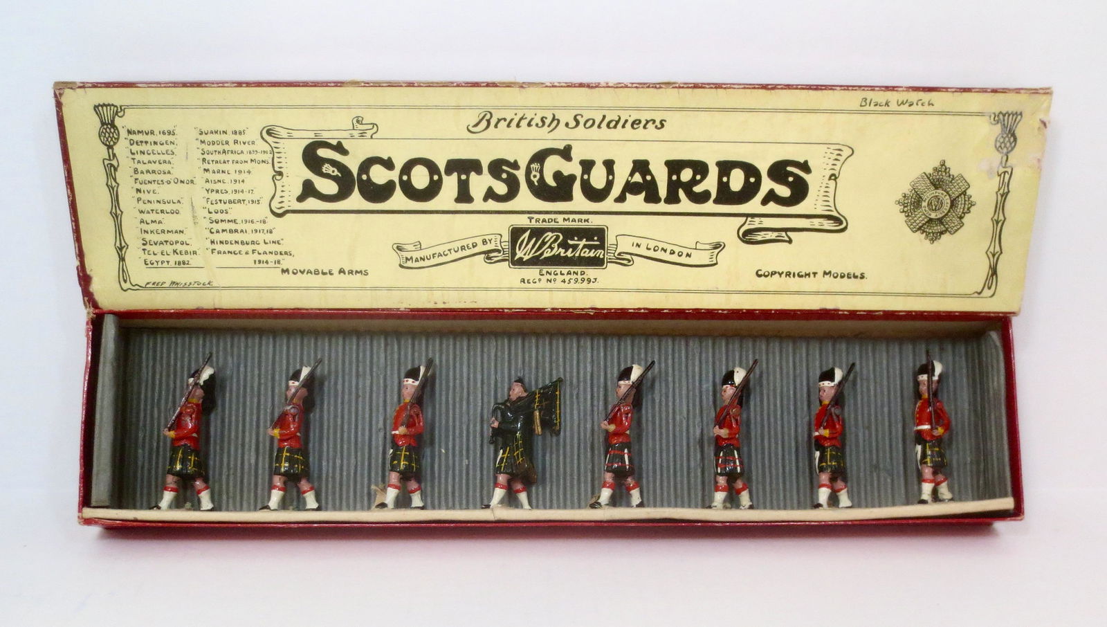Britains Assorted Highlanders With Piper (1 of 1)