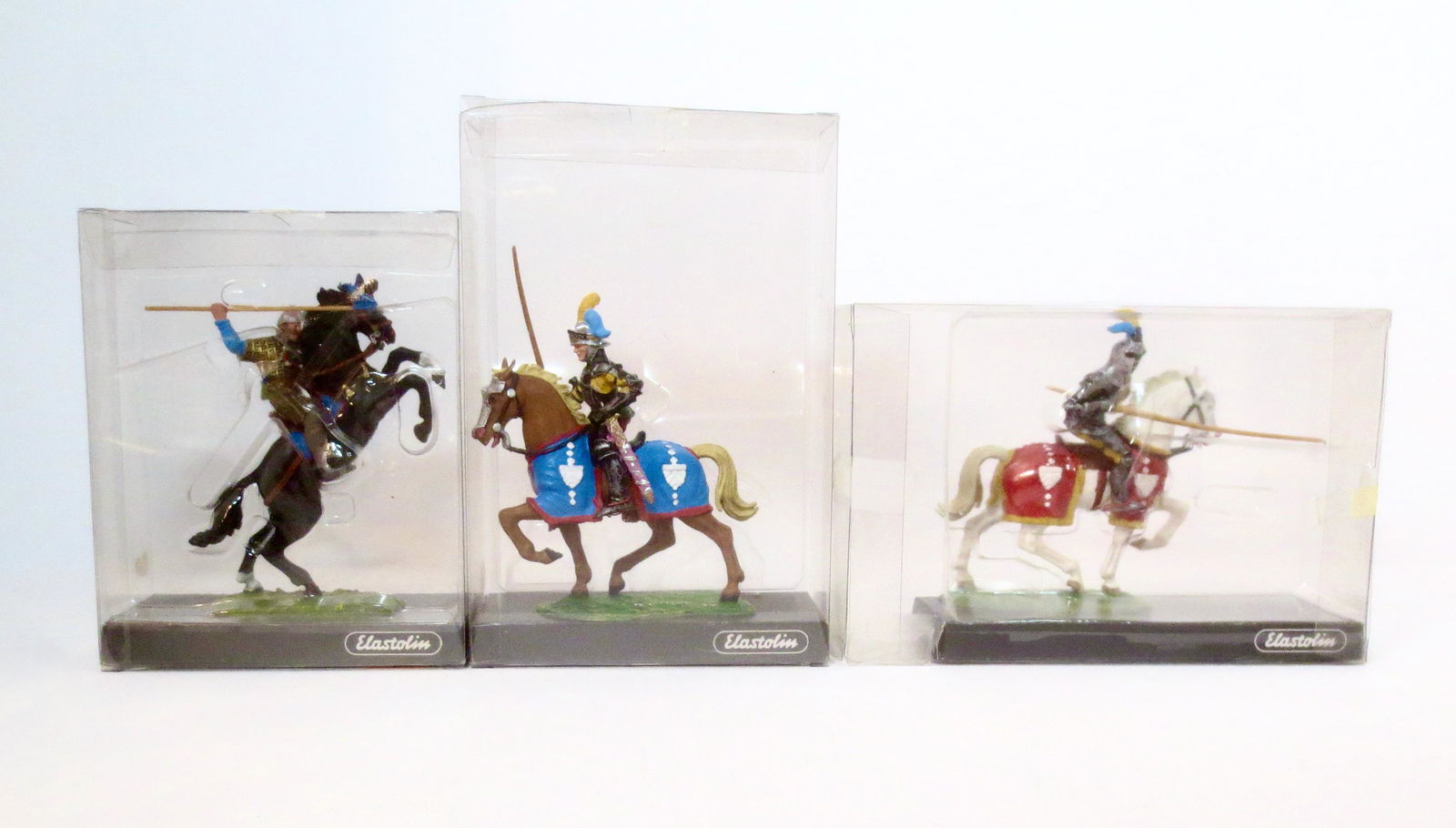 Elastolin 70mm Scale Plastic Knights (1 of 1)