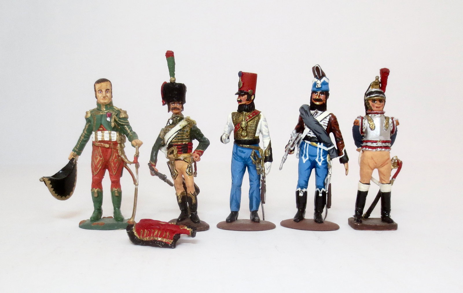 Assorted Napoleonics Figures: Valiant or similar makers. 5 pieces. Near mint to excellent condition (loose cloak & one loose rifle). No boxes.