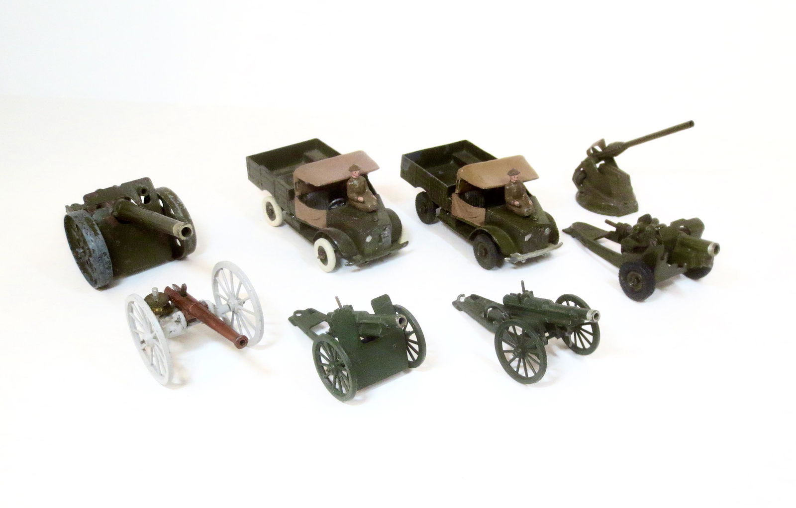 Britains Assorted Military Vehicles & Artillery (1 of 1)