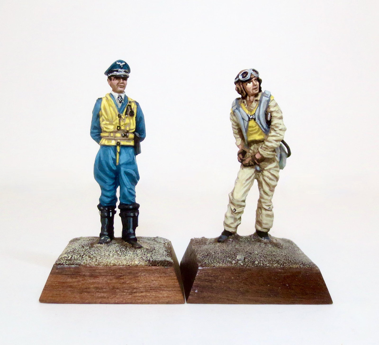 Stadden WWII Aviators: 54mm scale. 2 pieces. Mint to near mint condition. No boxes.