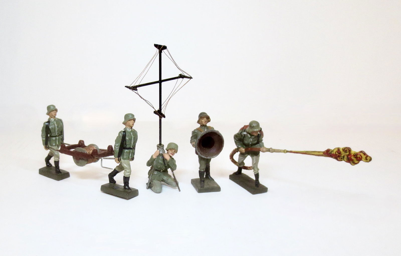 Lineol WWII German Radio Team & Flame Thrower (1 of 1)