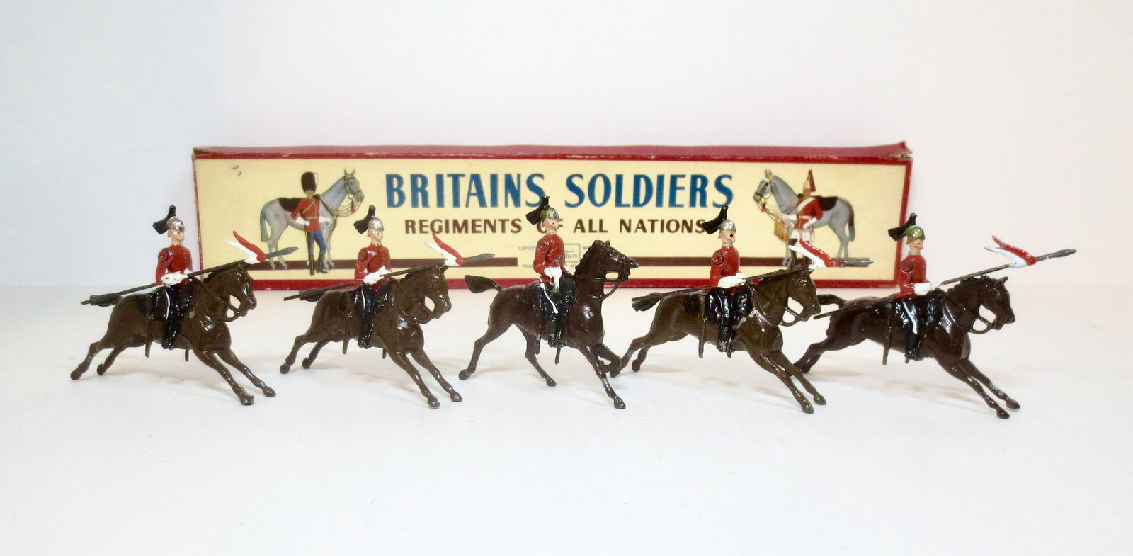 Britains #44 The Queen's Bays: Post War issue with Roan box. 5 pieces. Excellent condition. Box good (two top corner splits).