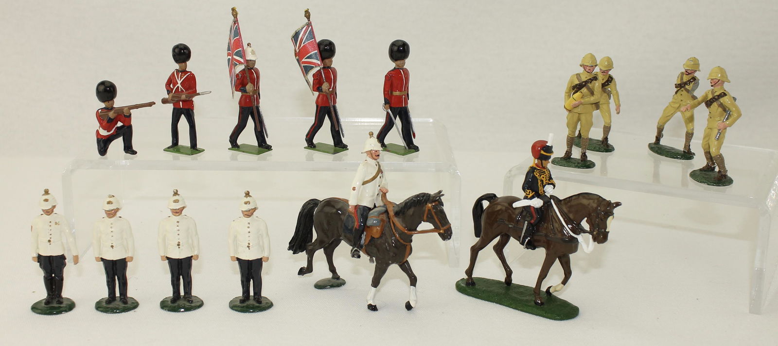 Britains Lot Gunners in Tropical Dress Gunners (1 of 3)