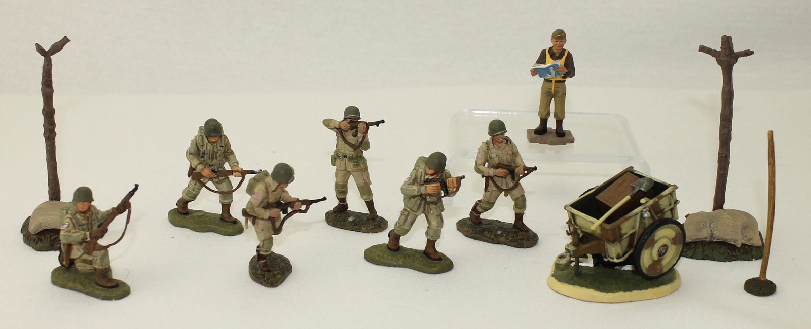 Britains Lot United States Infantry and Aviator (1 of 3)