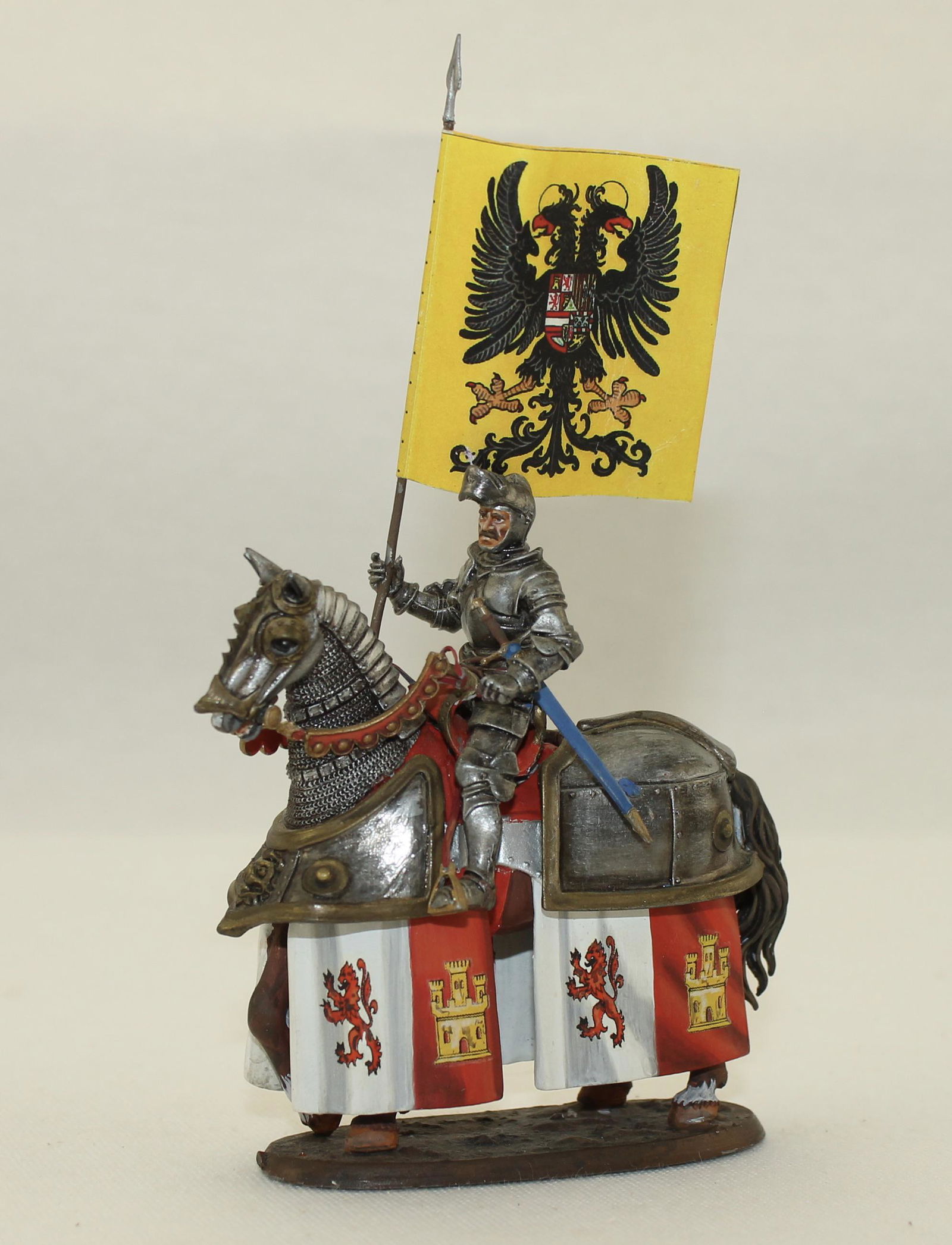 Andrea Studio Knight with Banner (1 of 4)