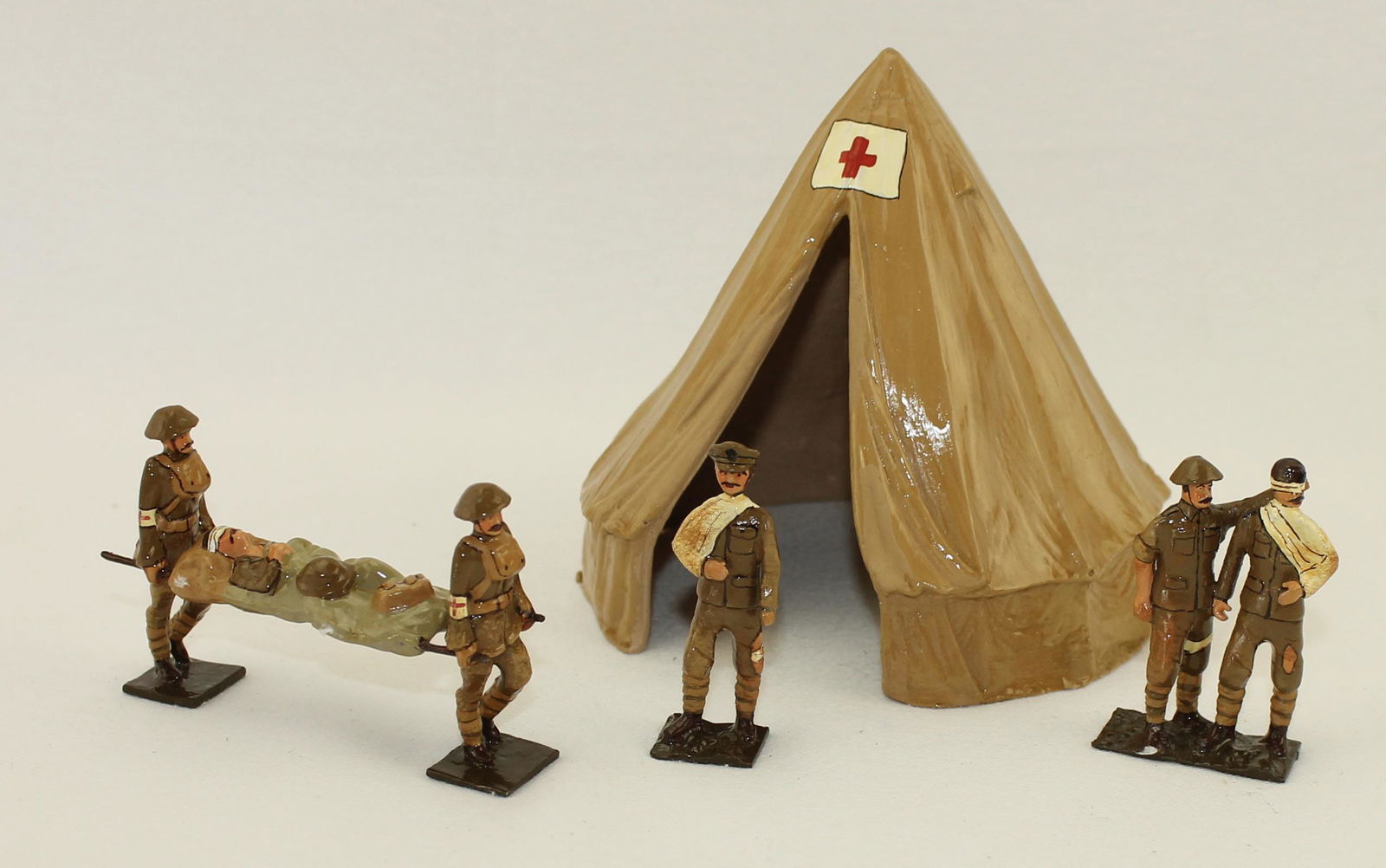 Tommy Atkins Set First Aid Tent with Orderlies (1 of 2)