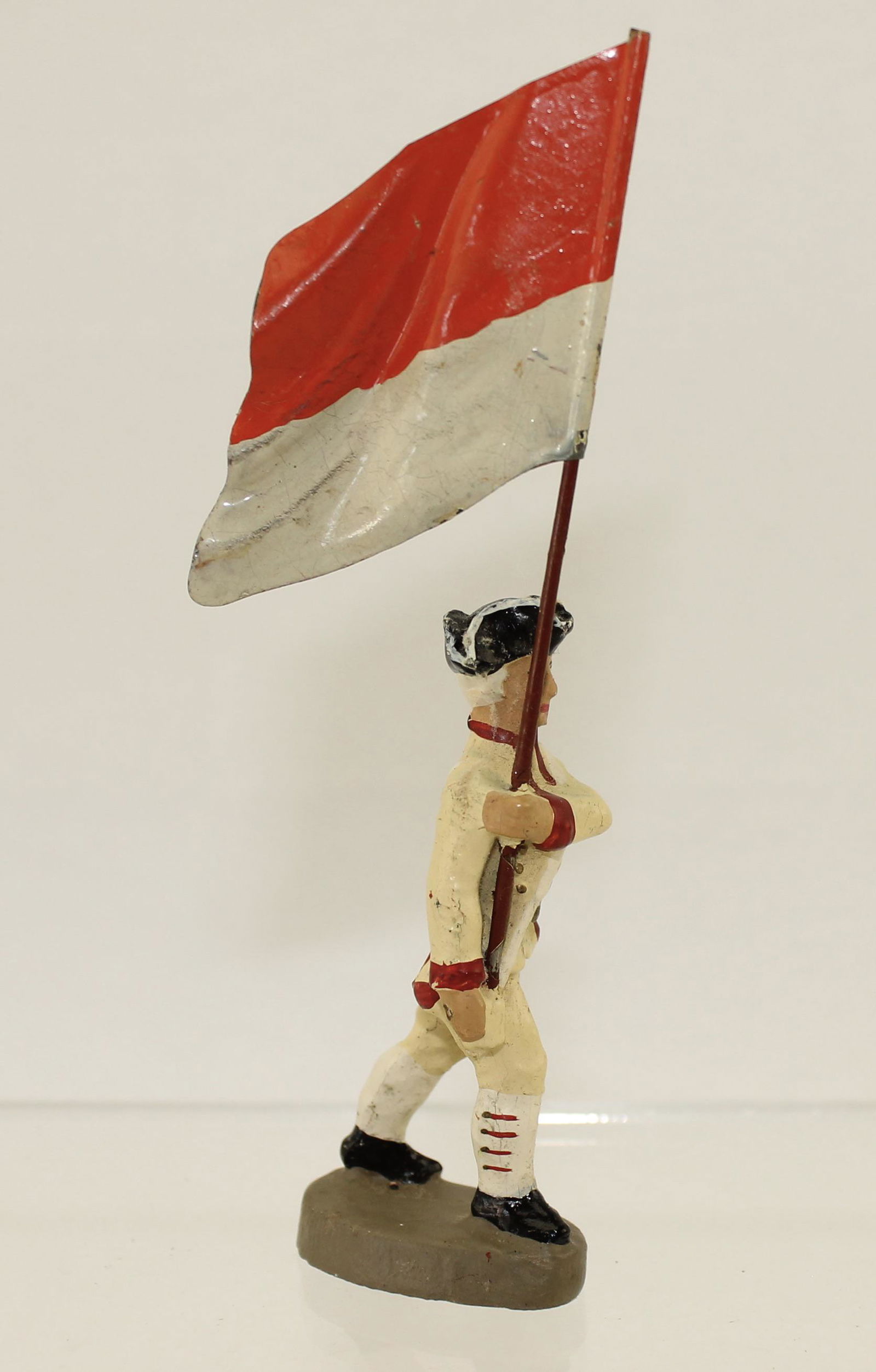 Elastolin Austrian Flag Bearer in Tricorn Hat (1 of 2)