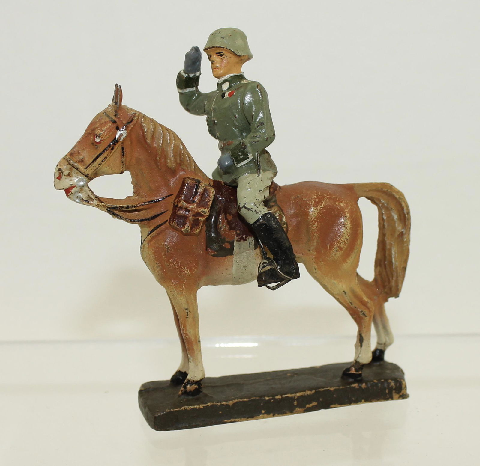 Elastolin Mounted German Adjutant Saluting (1 of 2)