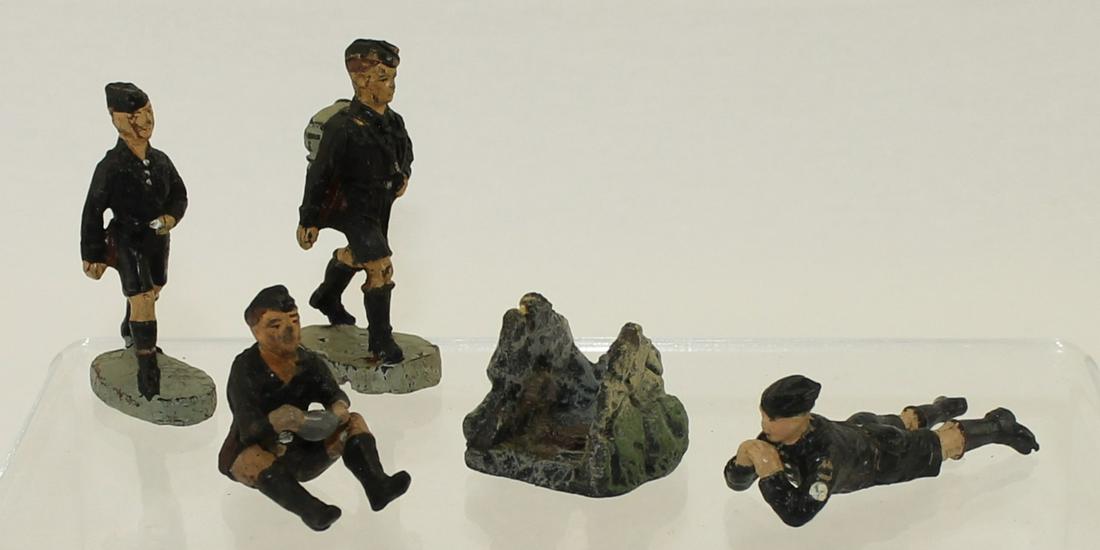 Elastolin Lot Jungvolk Campfire Figures (1 of 4)