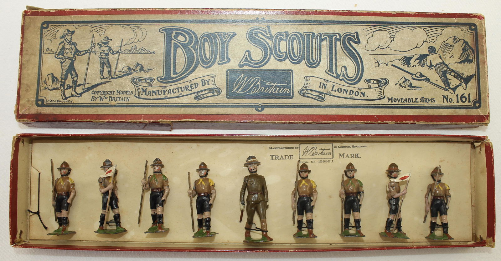Britains Set 161 Boy Scouts with Scout Master (1 of 3)