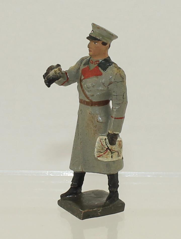 Lineol Officer with Binoculars (1 of 2)