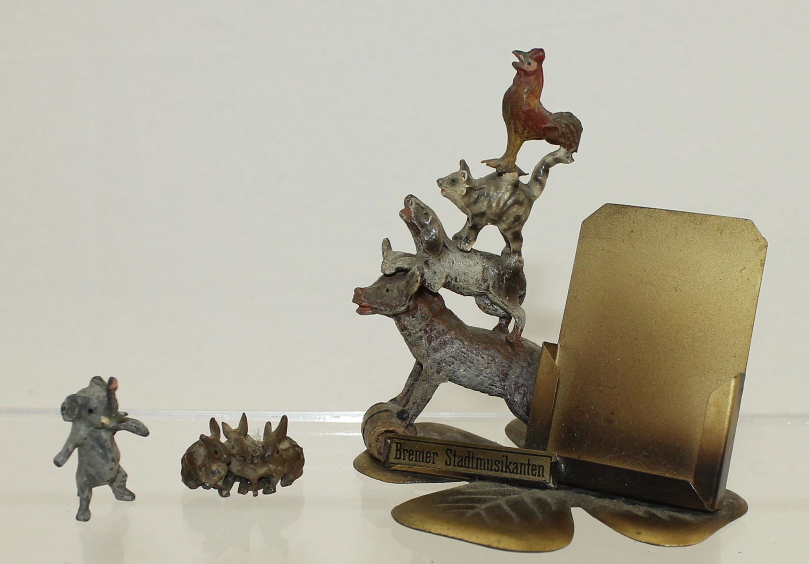 Heyde Lot Souvenir Figures (1 of 3)