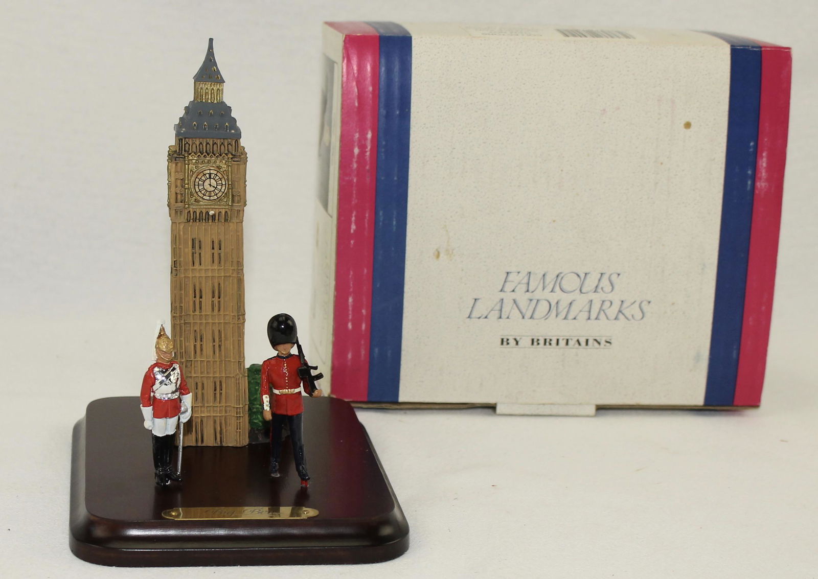 Britains Set 8902 Big Ben with Guardsmen (1 of 3)