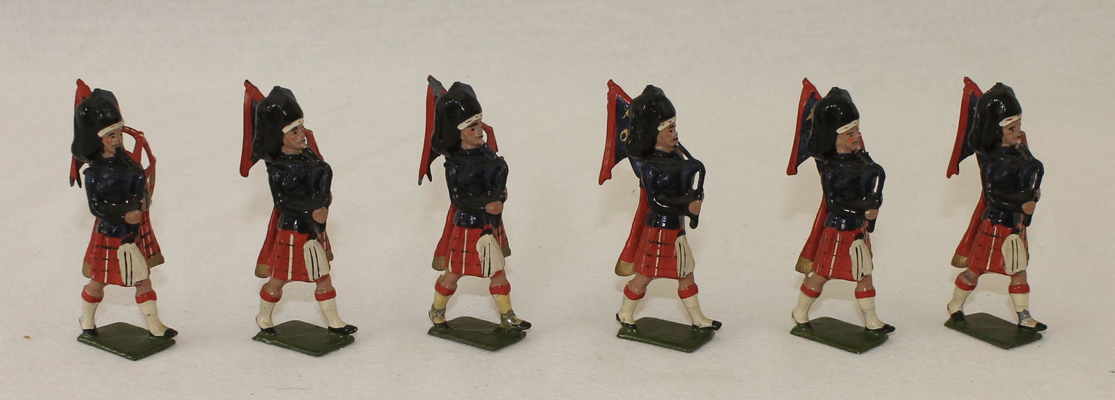 Britains Lot Scots Guards Pipers (1 of 2)