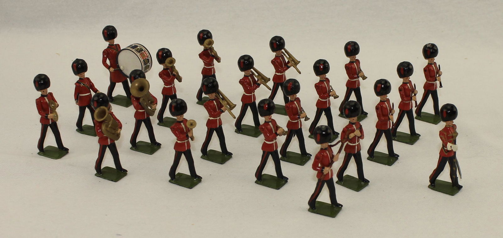 Britains # 37 Coldstream Guards Full Band (1 of 2)