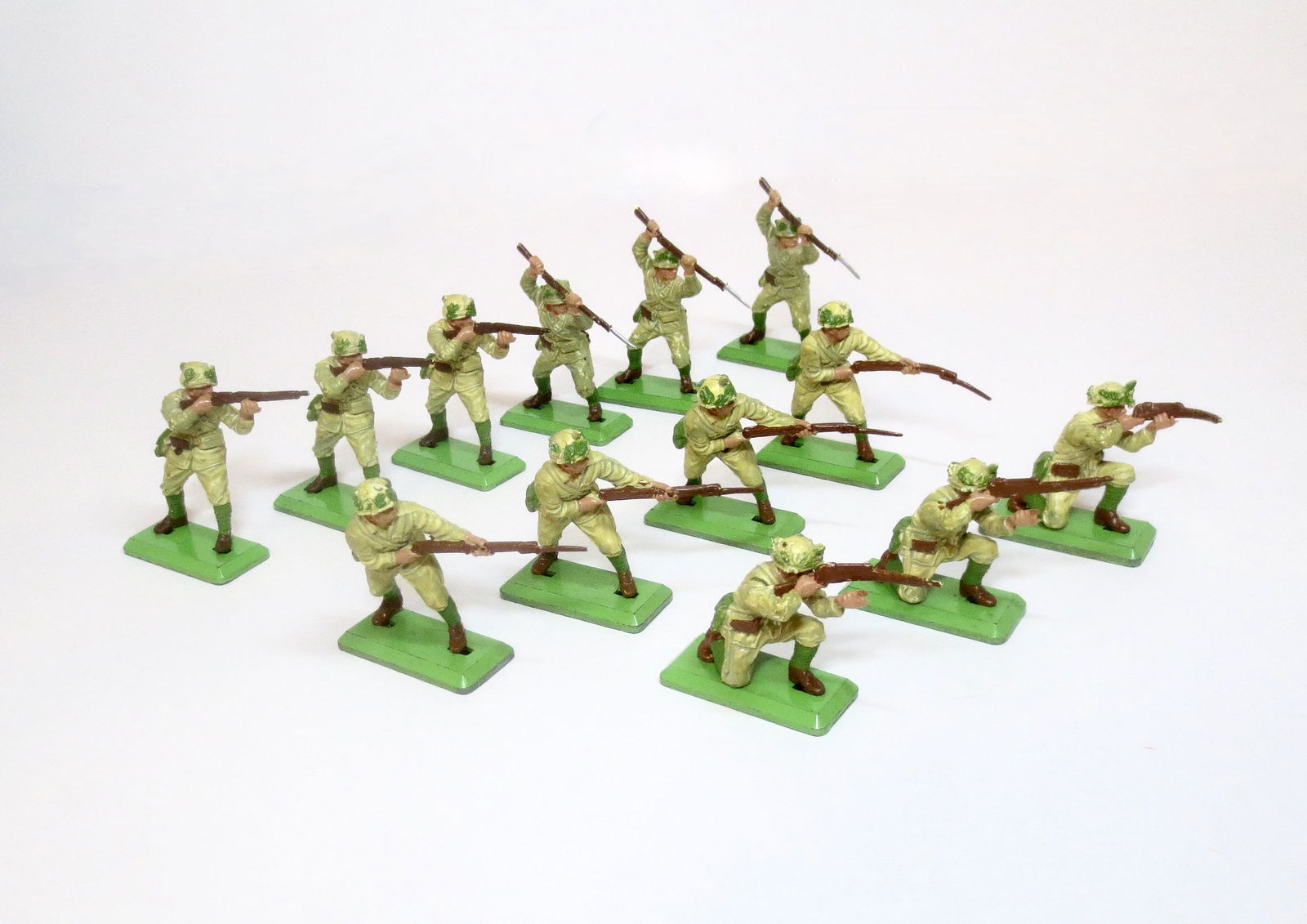Britains Deetail WWII Japanese Infantry (1 of 1)