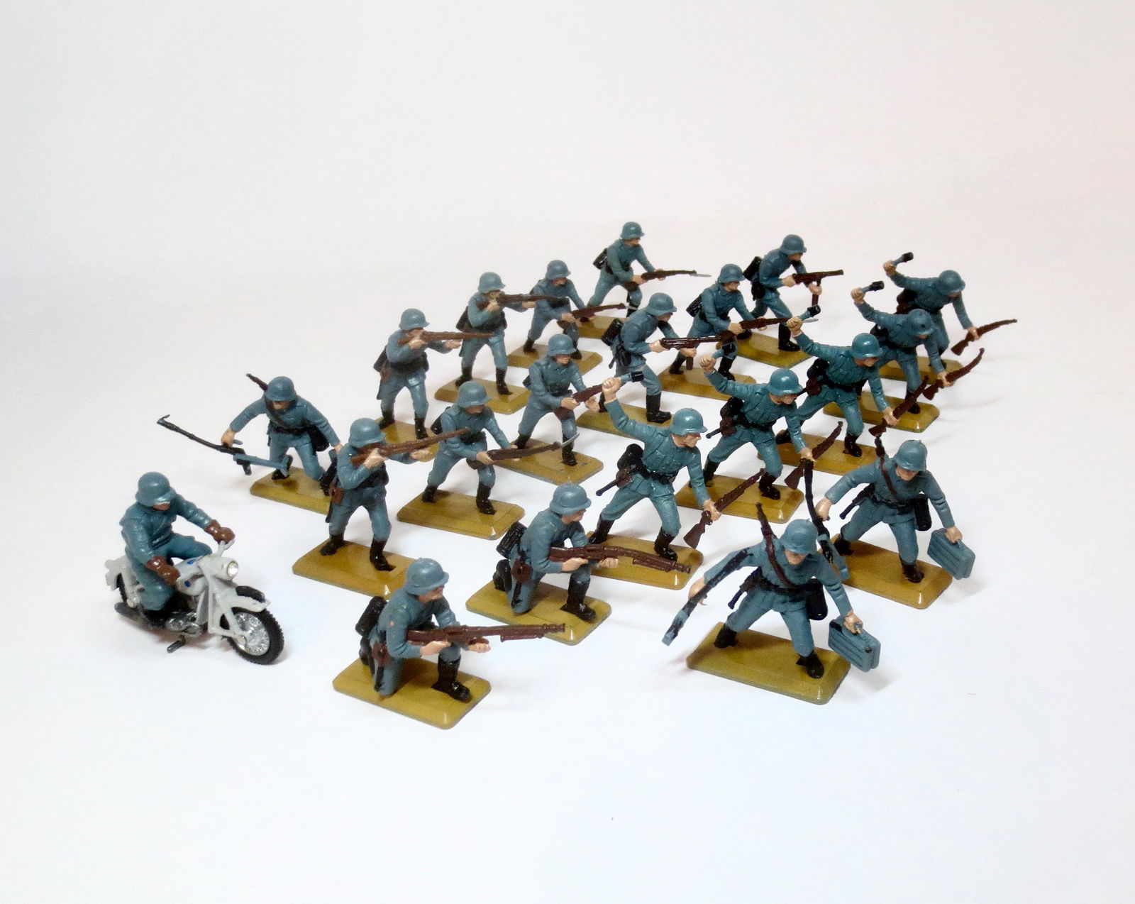 Britains Deetail WWII German Infantry (1 of 1)