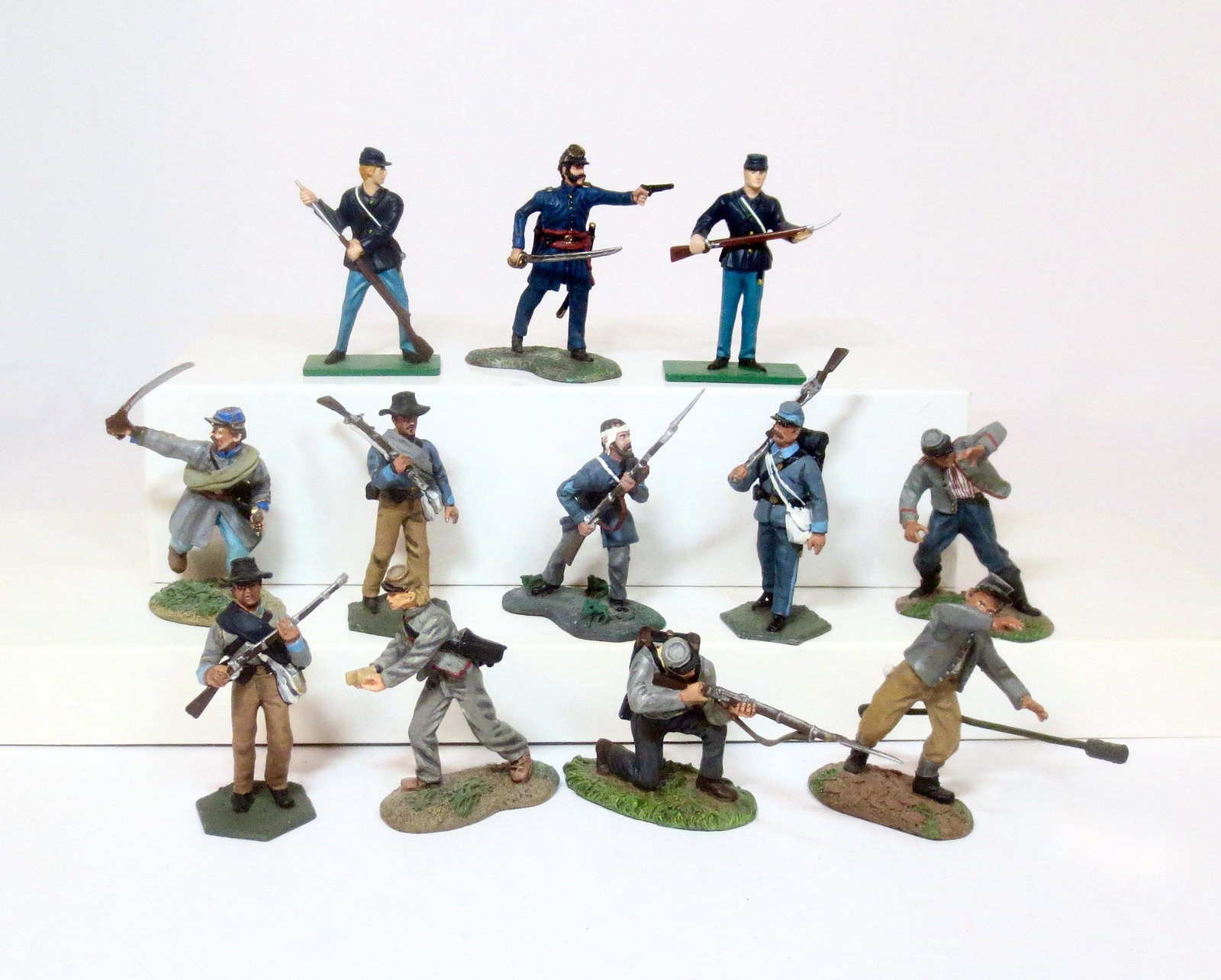 American Civil War Confederate &Union Assortment: Variety of makers. 12 pieces. Excellent to very good condition. Unboxed.
