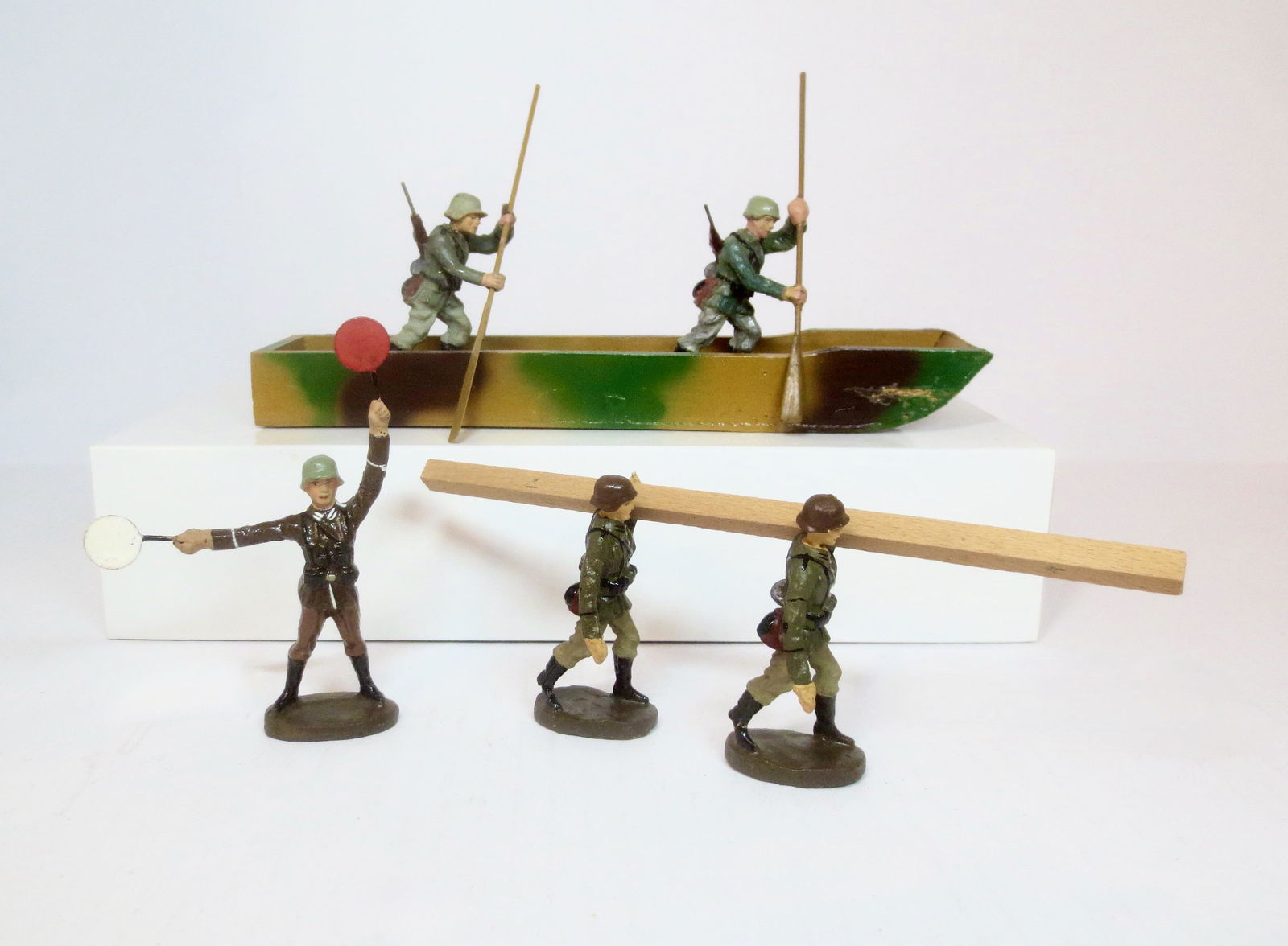 Elastolin WW2 German Pontoon Boat & Work Detail (1 of 1)