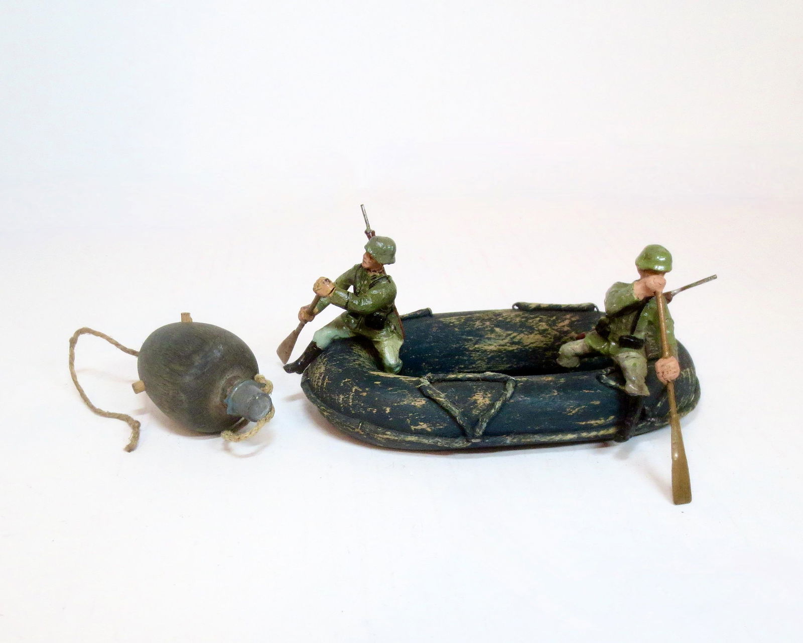 Elastolin Raft With Crew & Floating Bomb (1 of 1)