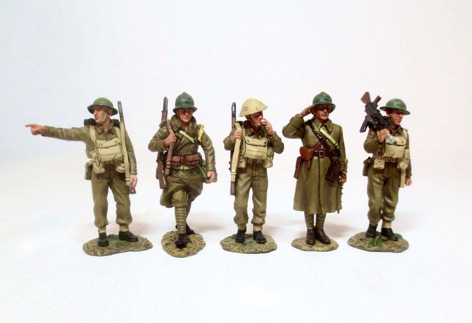 King & Country "Fields Of Battle" Figures: 5 pieces. Near mint condition. Unboxed.