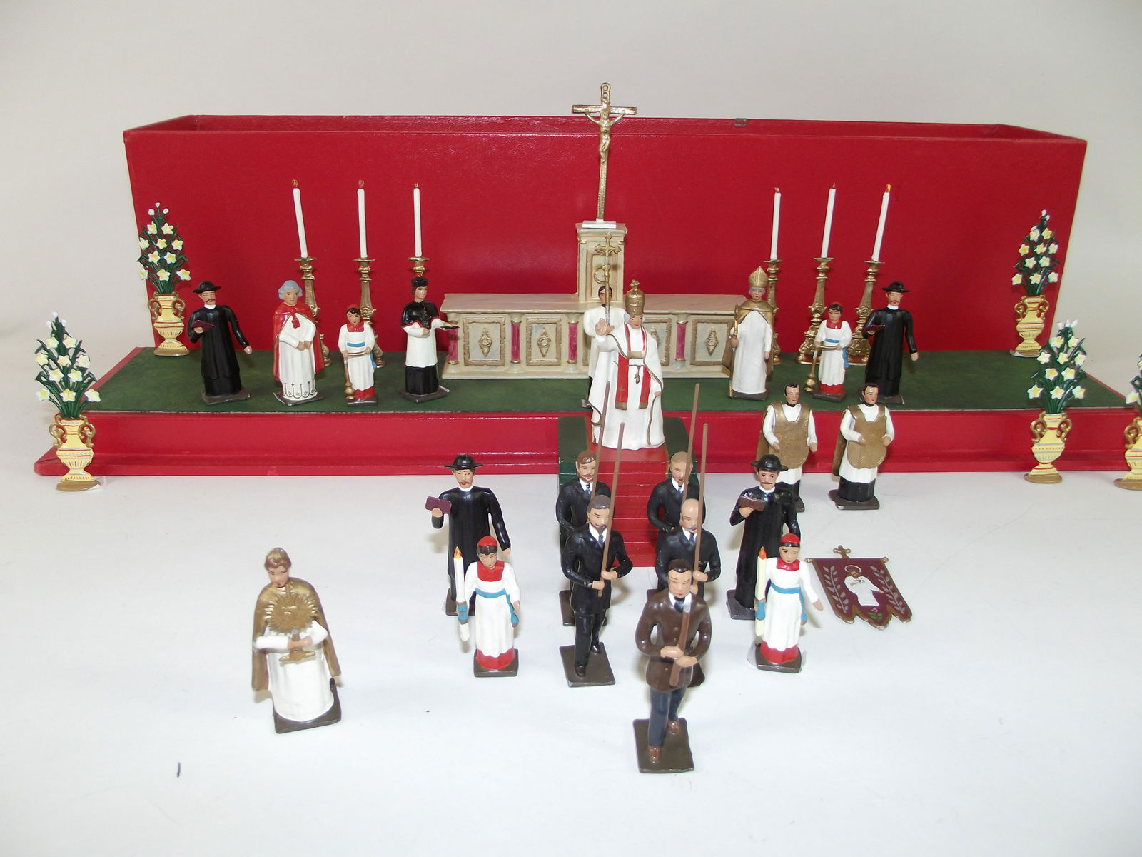 Mignot Notre Dame Diorama Box (1 of 1)