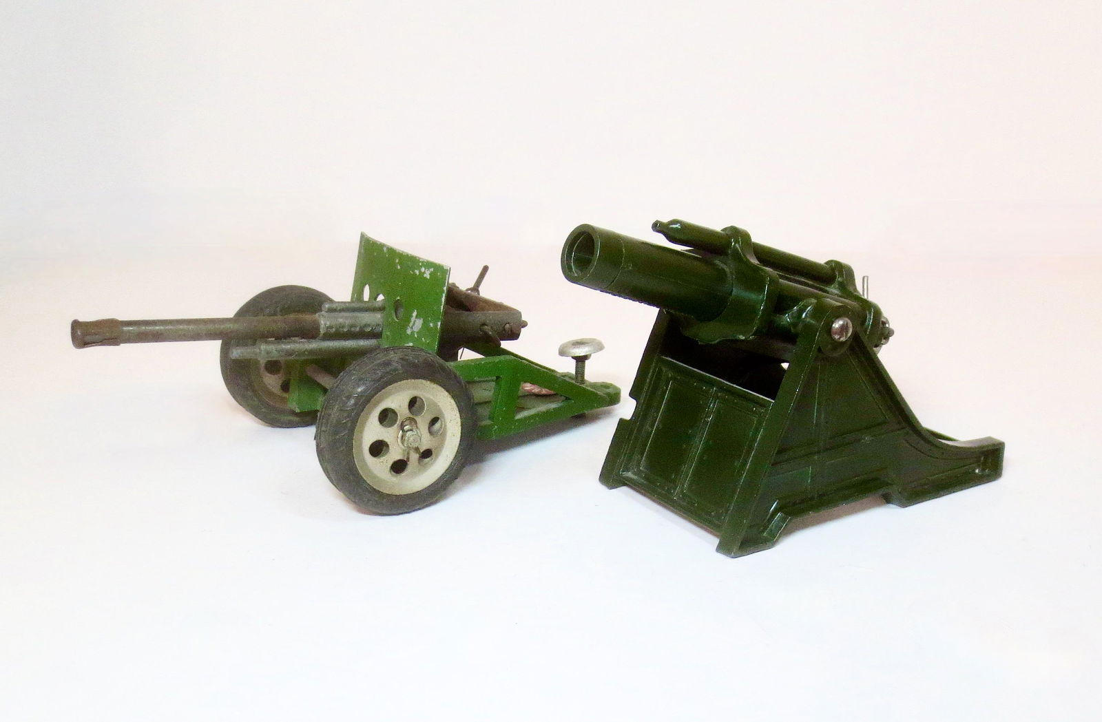 Astra & Britains Artillery Guns (1 of 1)