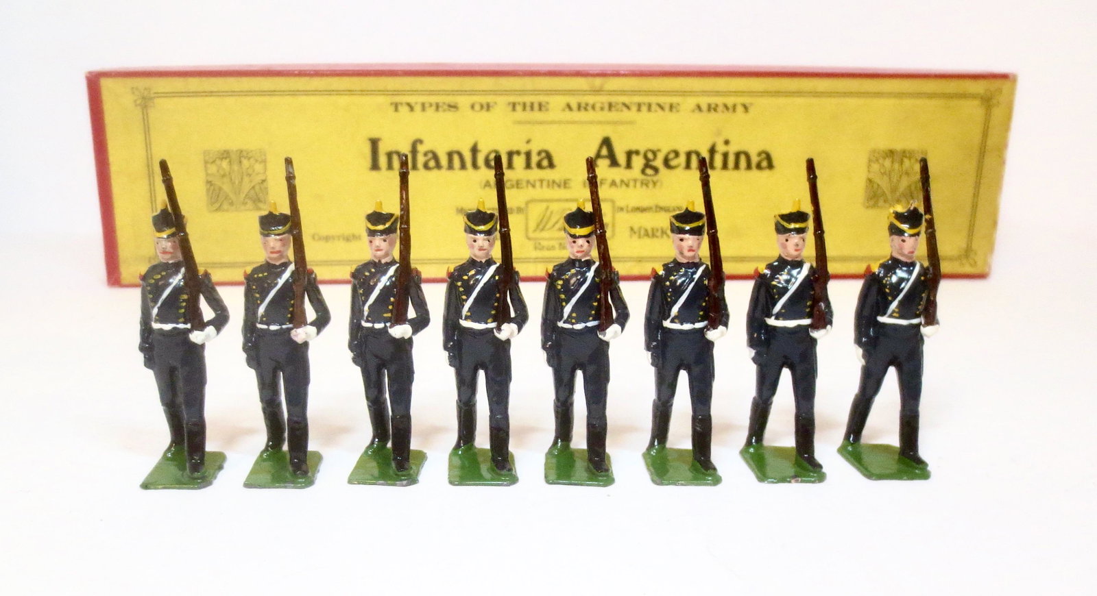 Britains #216 Infanteria Argentina: Scarce post war issue. Only offered 1946-1948. 8 pieces. Near mint condition. Types of The Argentine Army box, very good (missing tie card).