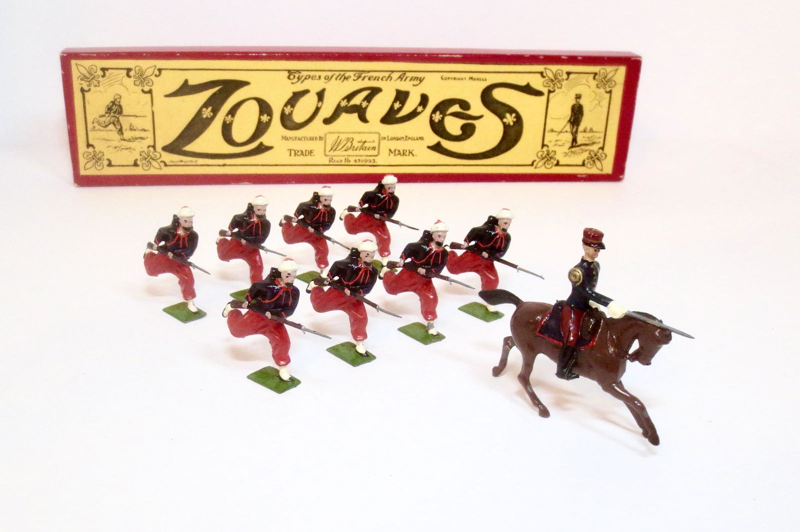 Britains #142 Zouaves Charging (1 of 1)