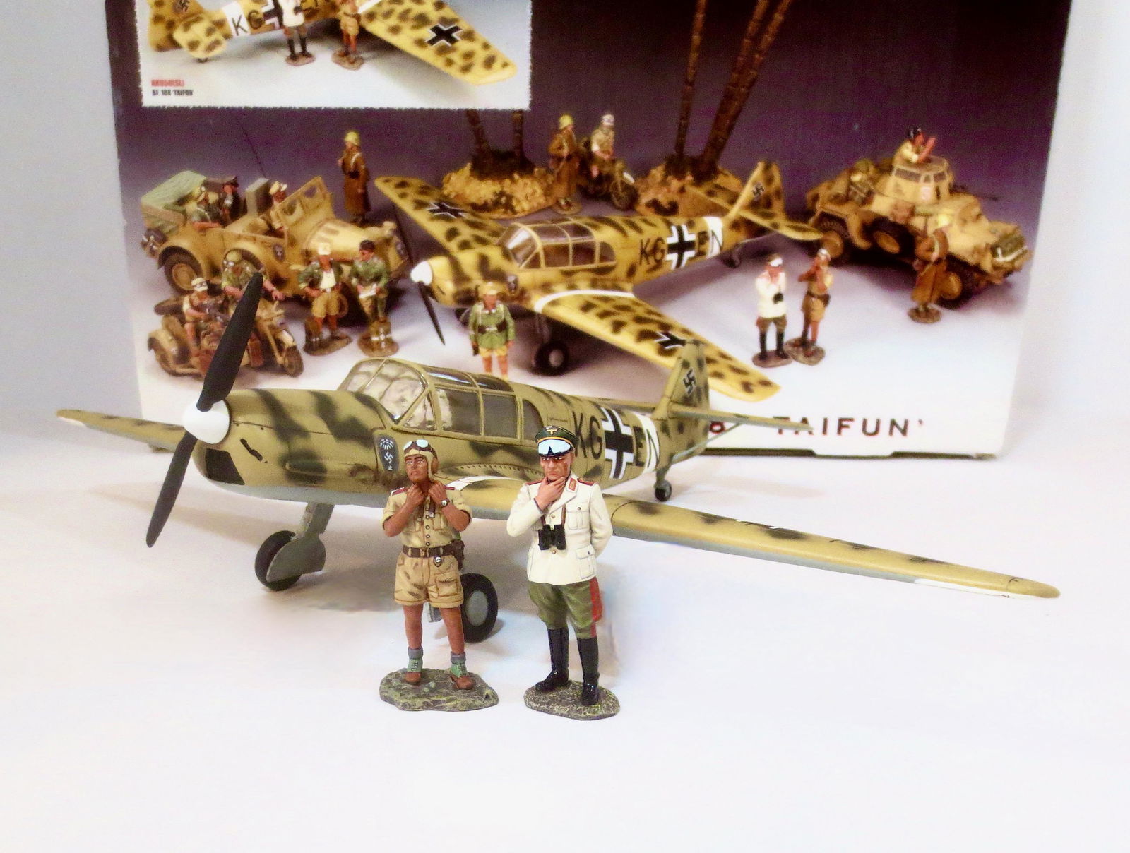 King & Country #AK058(SL) Rommel's Desert Taxi (1 of 1)