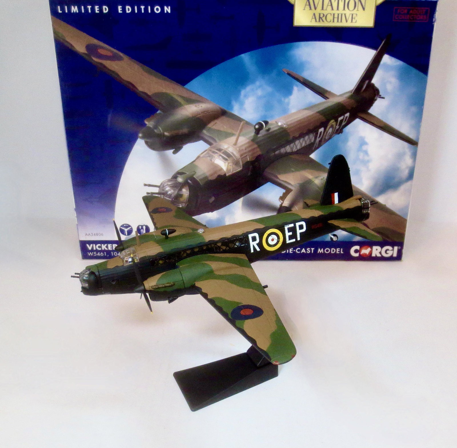 Corgi #AA34806 Vickers Wellington Mk.II: W5461, 104 Squadron, RAF Driffield, August 1941. From The Aviation Archives series. 1:72 scale. 8 pieces. Near mint condition. Box very good.