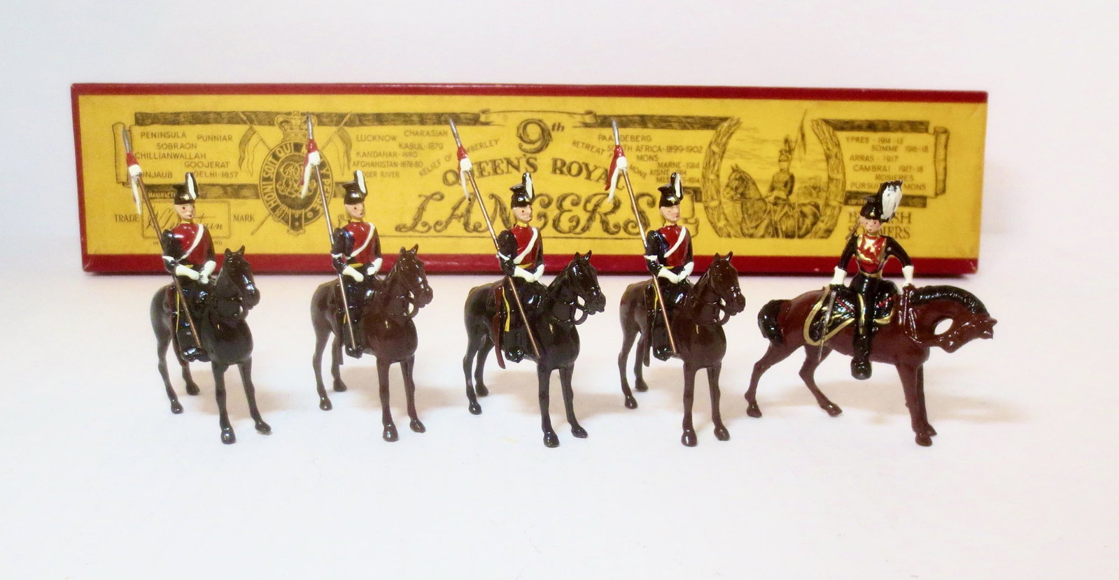 Britains #24 9th Queens Own Royal Lancers: Post war issue. 5 pieces. Near mint condition. Box excellent.