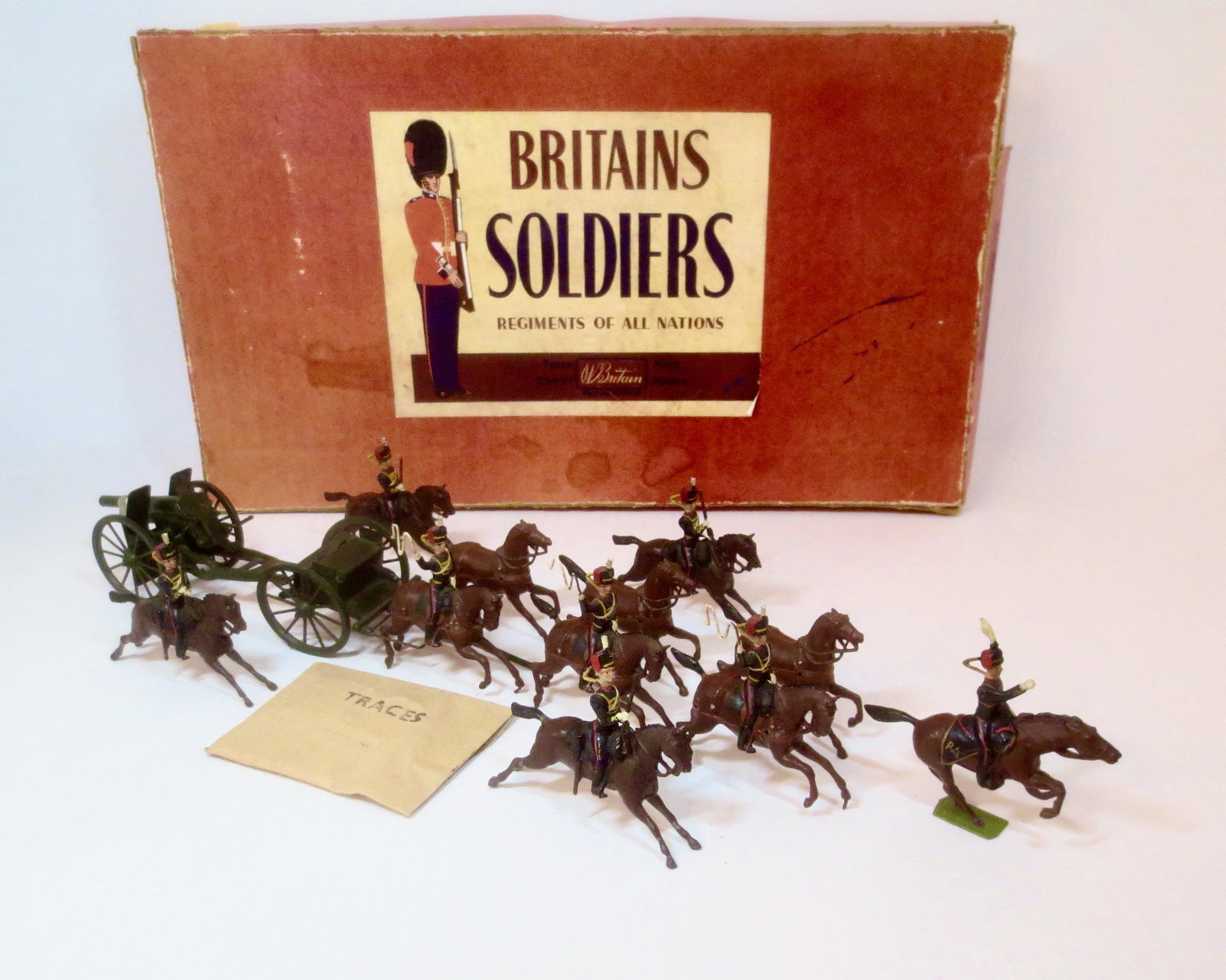 Britains #39 Royal Horse Artillery with Escort: Post war issue. 13 pieces (plus traces). Near mint to excellent condition. ROAN box in poor condition.