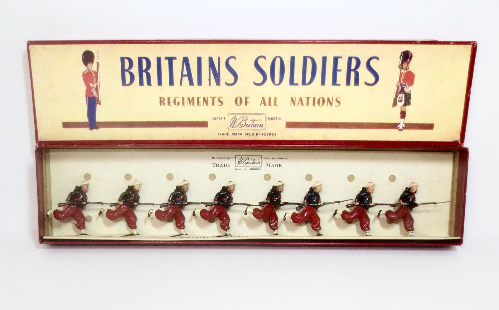 Britains #142 Zouaves Charging (1 of 1)