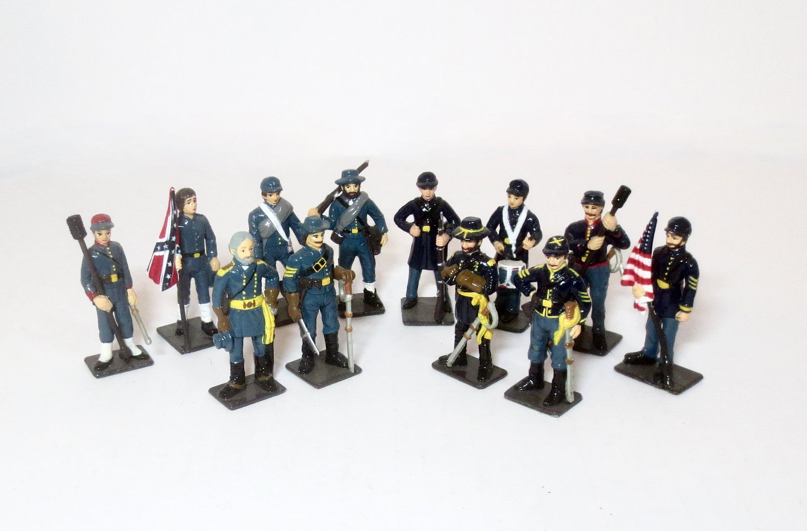 Edmunds Civil War Union & Confederates: 12 pieces. Mint to near mint condition. Unboxed.