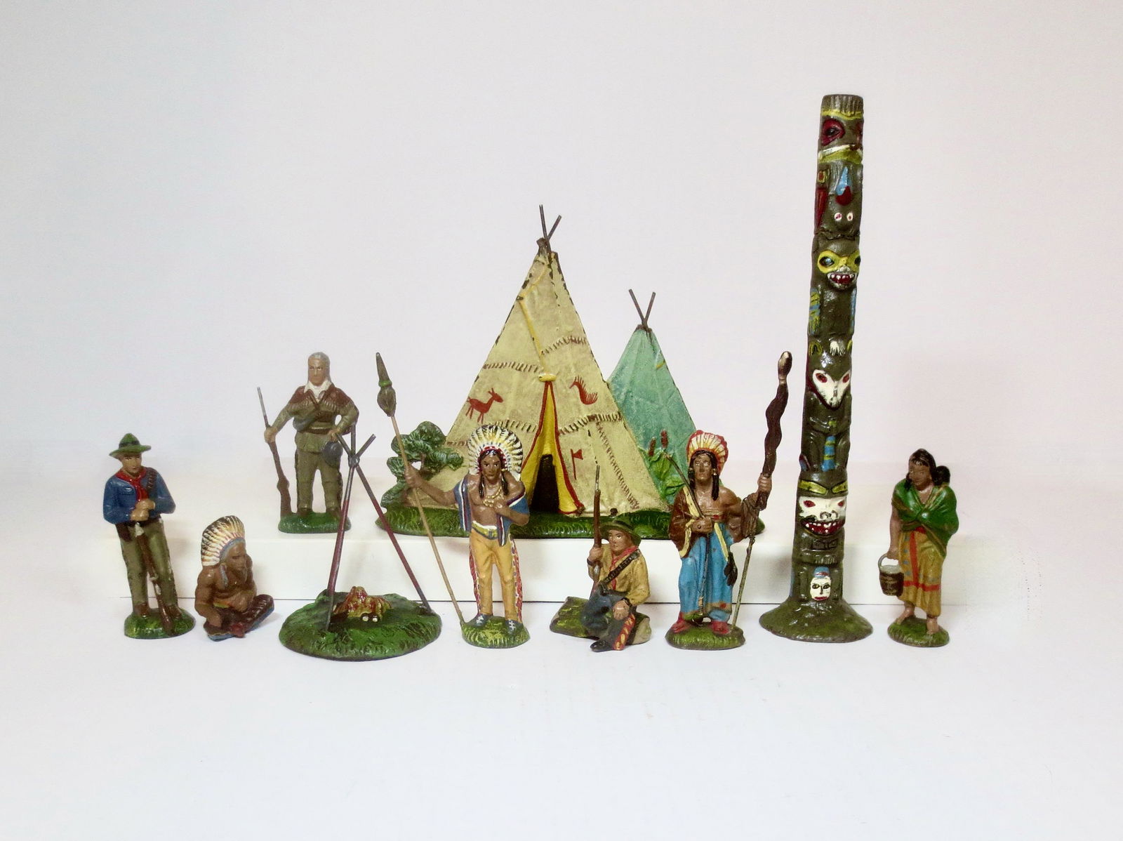 Lineol Composition Cowboys & Indians (1 of 1)