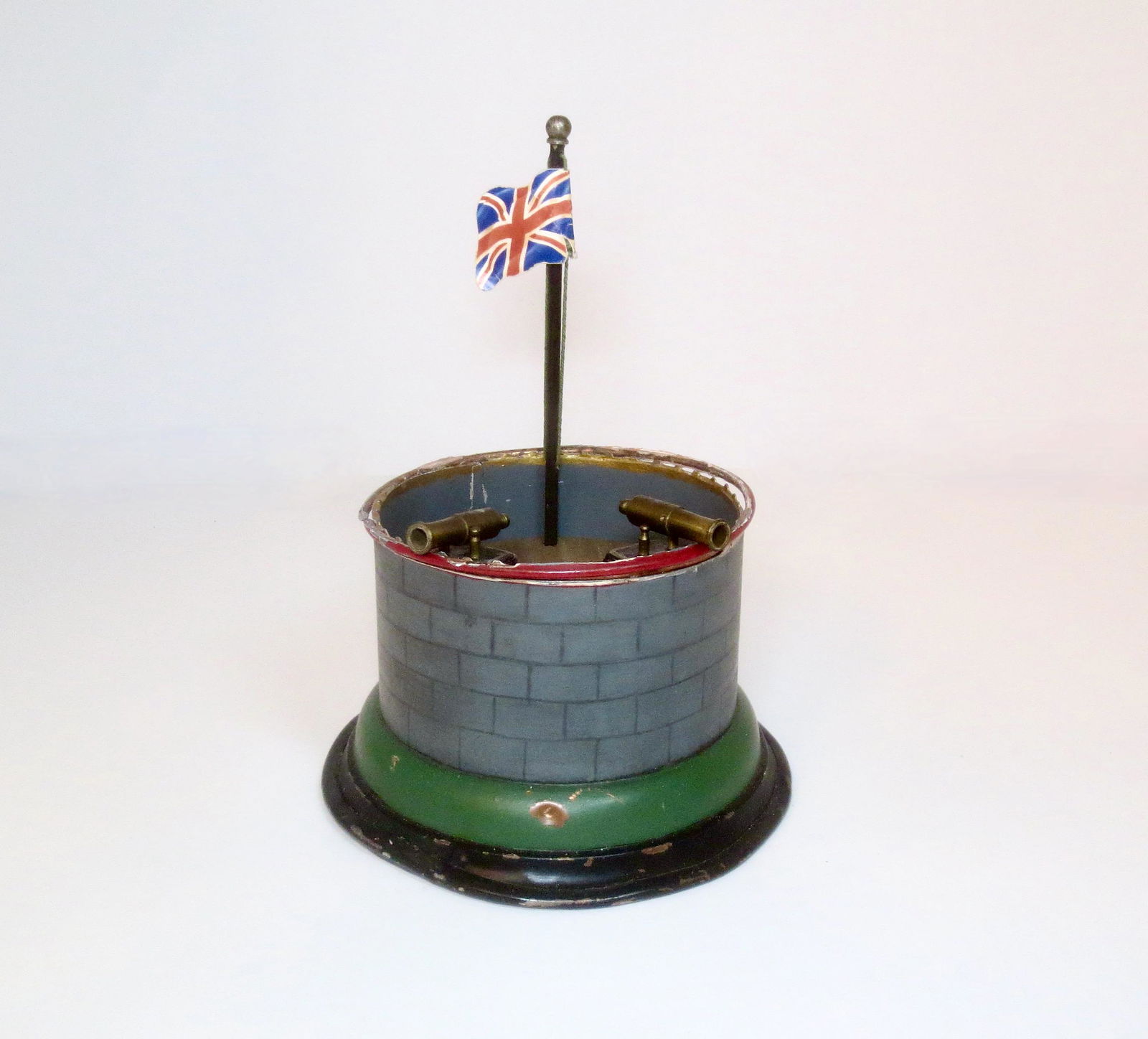 RARE Fort Turret with British Flag & Cannons (1 of 1)