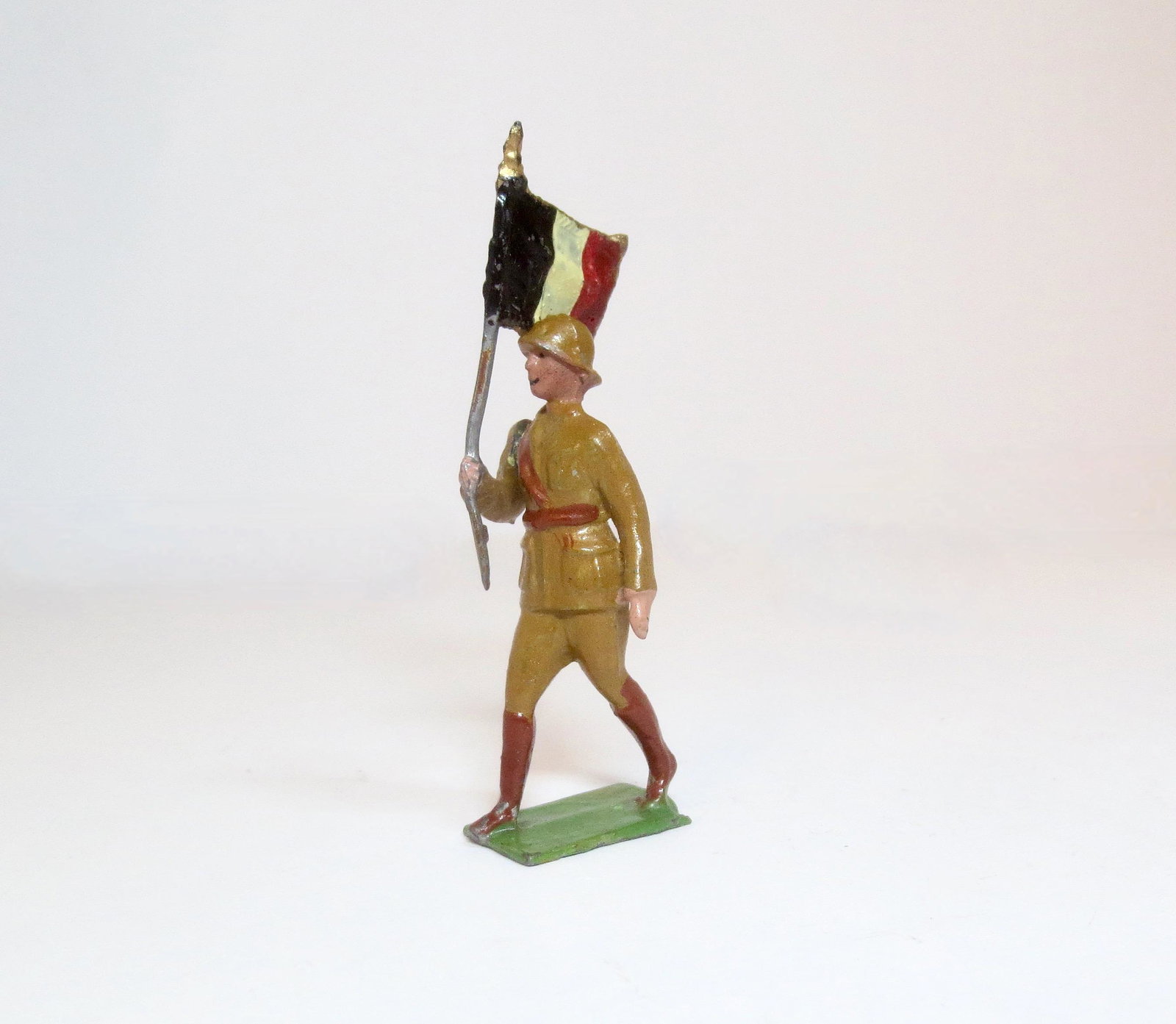 Charles Silvester France, (CS) French Infantry: In Khaki with French flag. Condition very good. Unboxed.