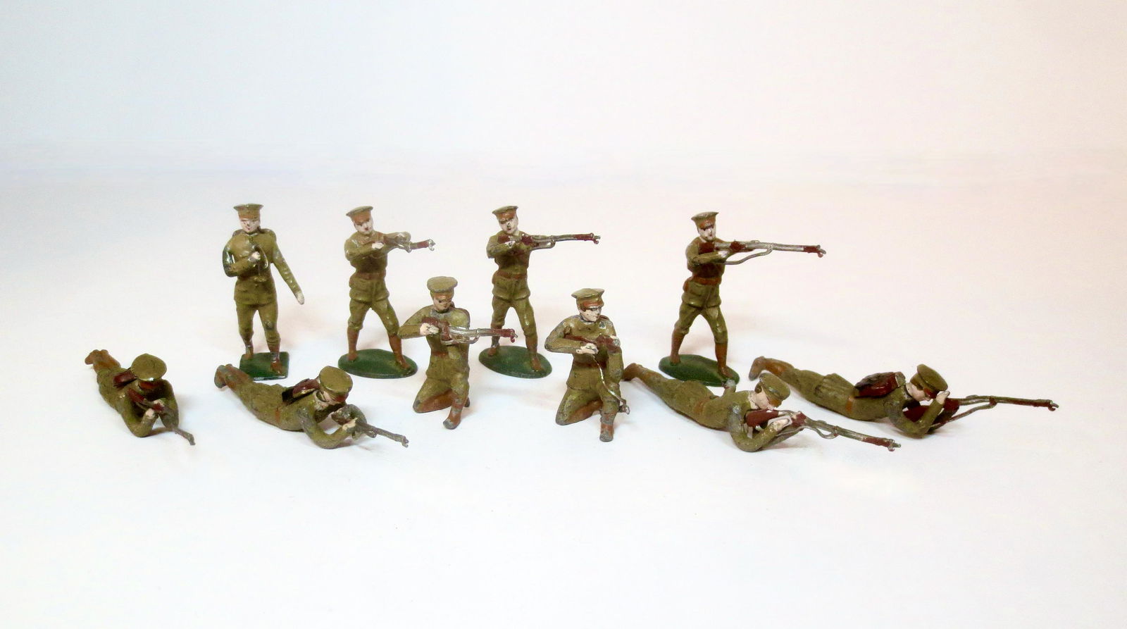 Lucotte WWI British Infantry: Standing, kneeling and lying firing, 60mm. Ten pieces. Condition very good (one broken rifle). Unboxed.