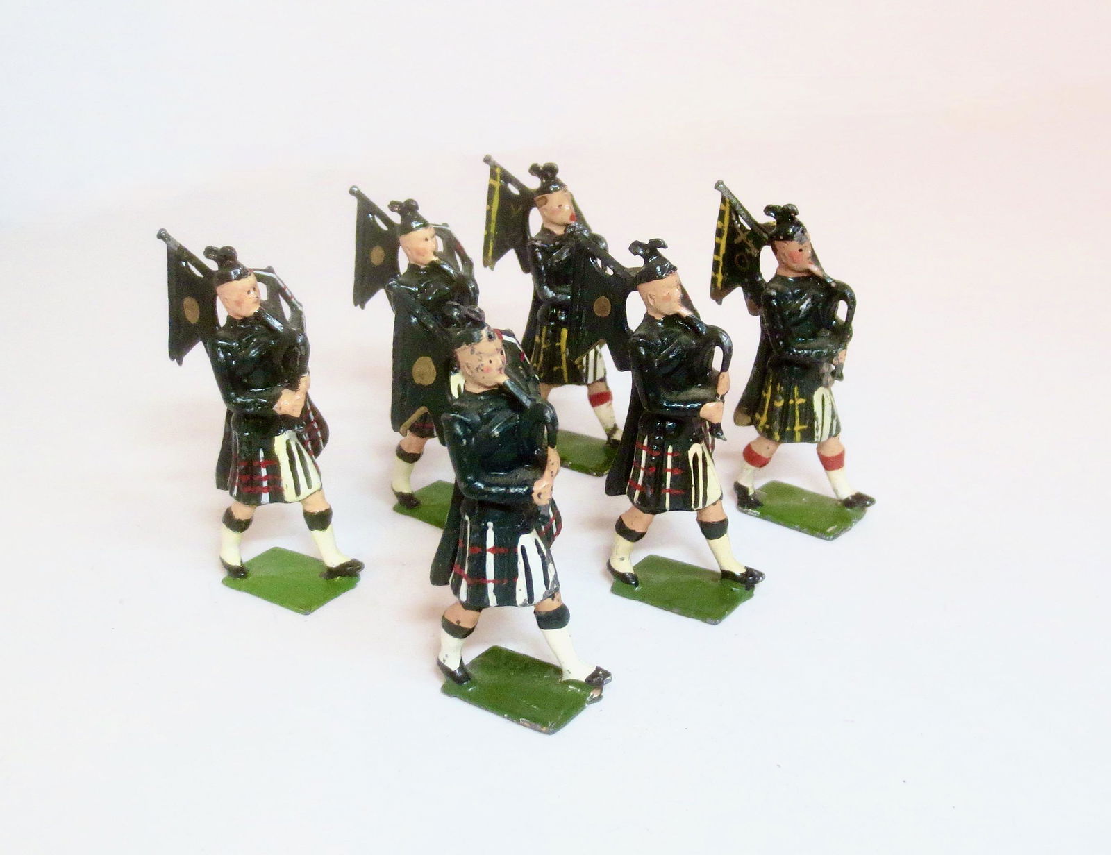 Britains Assorted Pipers (1 of 1)