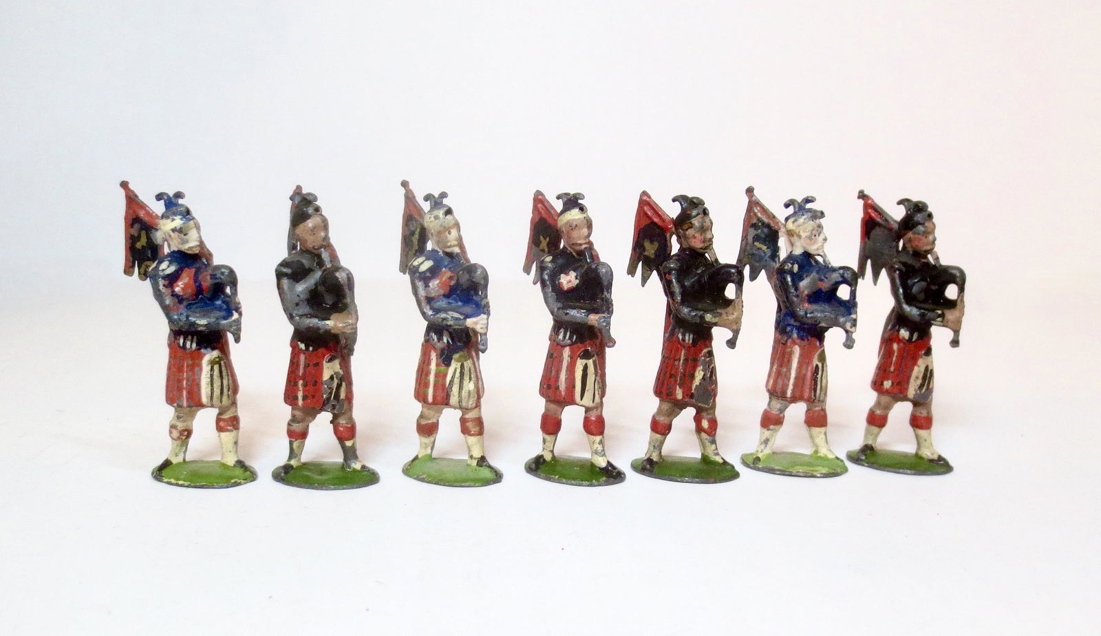 Britains RARE Pre war Scots Guards Pipers (1 of 1)