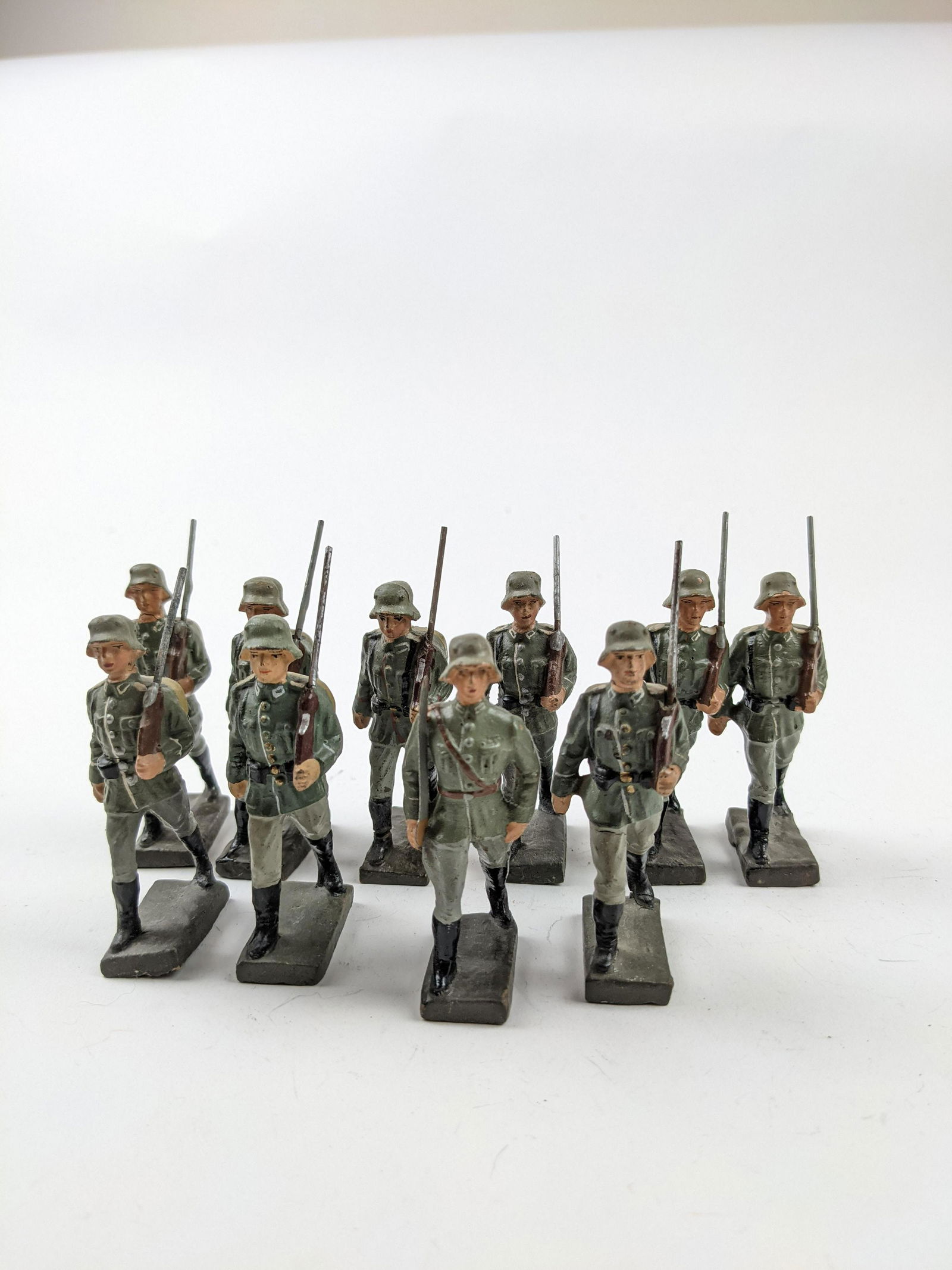 Elastolin 7cm Germans Marching With Backpacks (1 of 1)